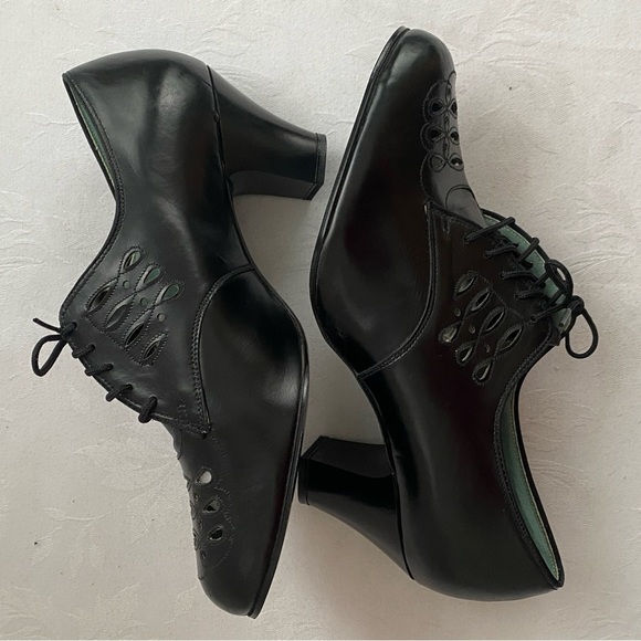 Vintage 1940s Black Leather Granny Shoe NOS Size 8 - Picture 12 of 17